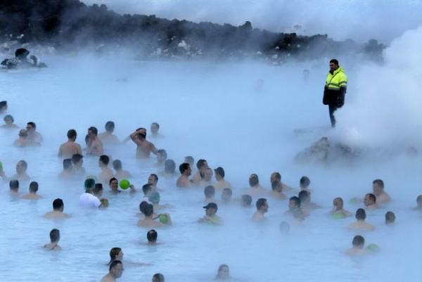 people-enjoying-blue-lagoon-iceland
