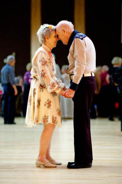 nicky-morrison-87-and-will-rowling-95-stay-face-to-face-after-the-dance-floor-clears-before-another-waltz-or-fox-trot-start-at-the-weekly-singles-dance-at-the-sundial-auditorium-in-sun-city-arizo nicky-morrison-87-and-will-rowling-95-stay-face-to-face-after-the-dance-floor-clears-before-another-waltz-or-fox-trot-start-at-the-weekly-singles-dance-at-the-sundial-auditorium-in-sun-city-arizo
