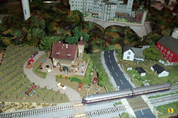 train_show_096
