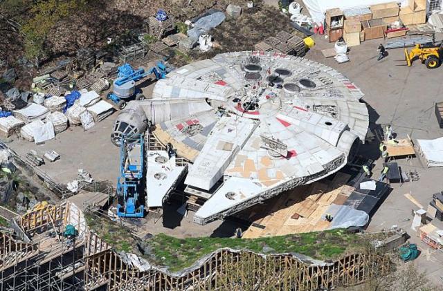 millennium_falcon_002