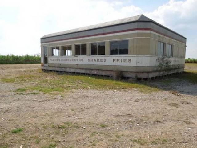 abandonedmoviesets_007