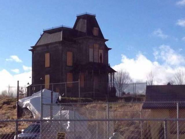 abandonedmoviesets_015