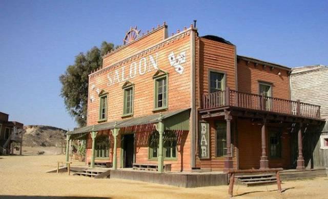 abandonedmoviesets_020