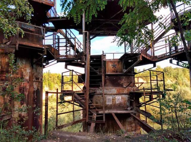 abandonedmoviesets_026