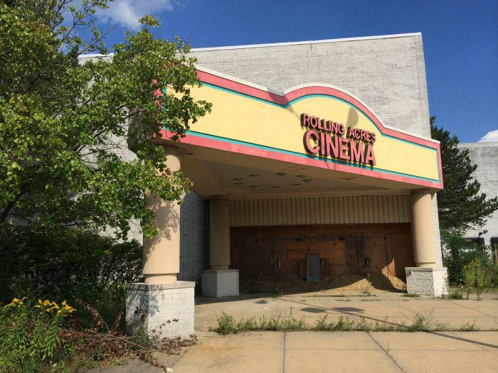 abandonedrollingacresmall_001