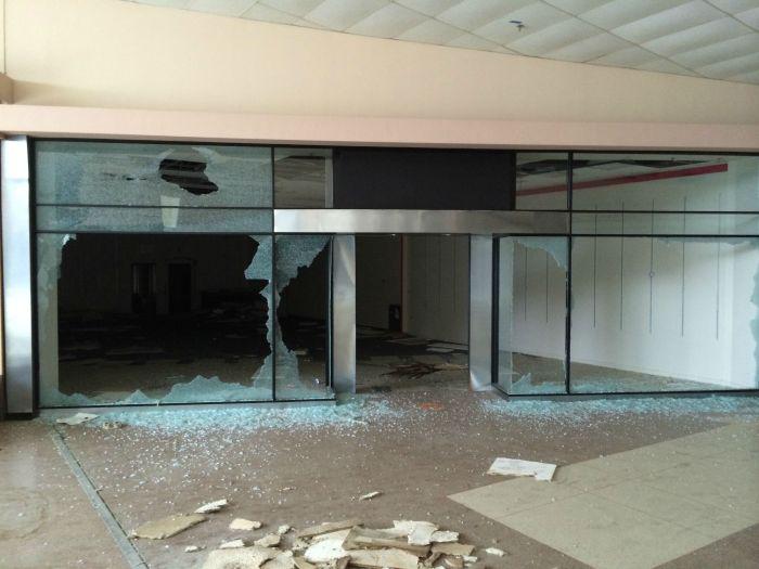 abandonedrollingacresmall_004