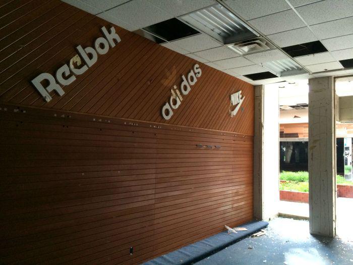 abandonedrollingacresmall_005