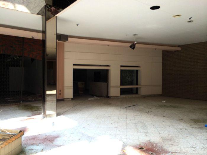 abandonedrollingacresmall_010