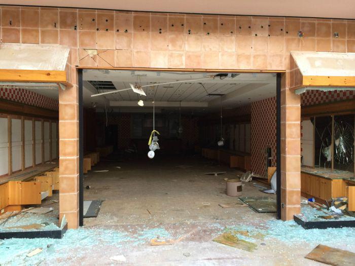 abandonedrollingacresmall_014