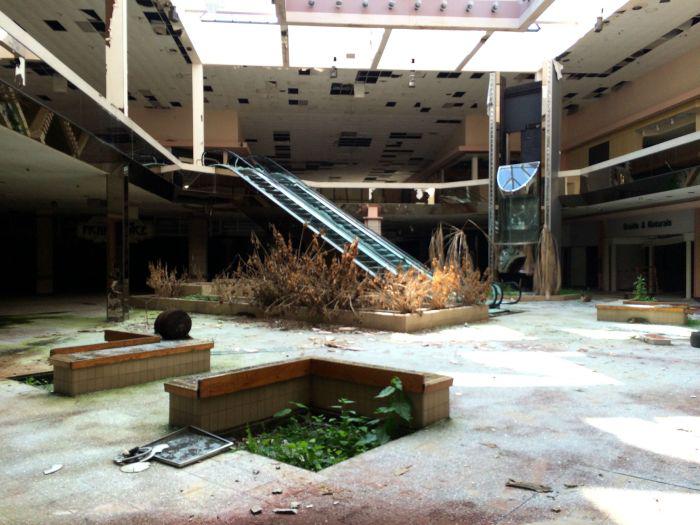 abandonedrollingacresmall_021 abandonedrollingacresmall_021