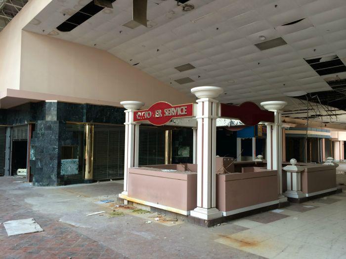 abandonedrollingacresmall_024