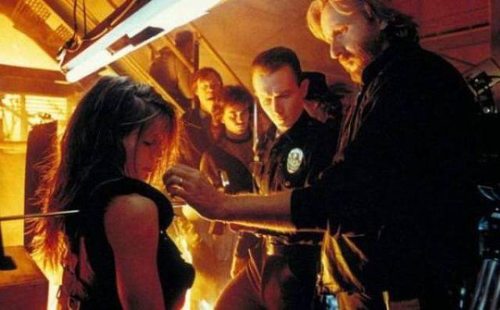 behindterminator2_012