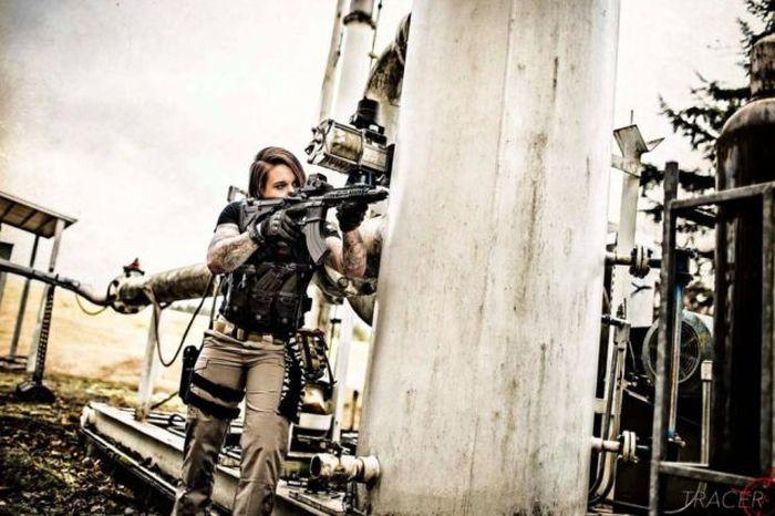 girlhuntspoachers_023