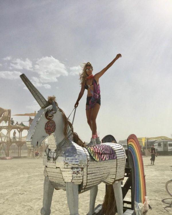girlsofburningman2017_010 girlsofburningman2017_010