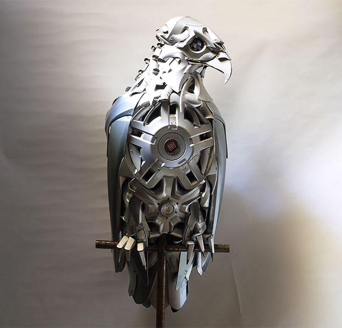 hubcapsculptures_002 hubcapsculptures_002