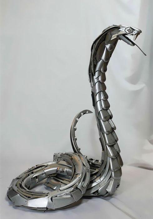 hubcapsculptures_003 hubcapsculptures_003