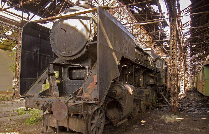hungariantraingraveyard_010