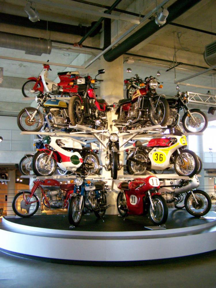 largestmotorcyclecollection_002