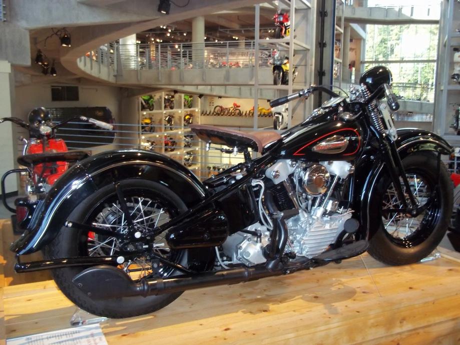 largestmotorcyclecollection_009