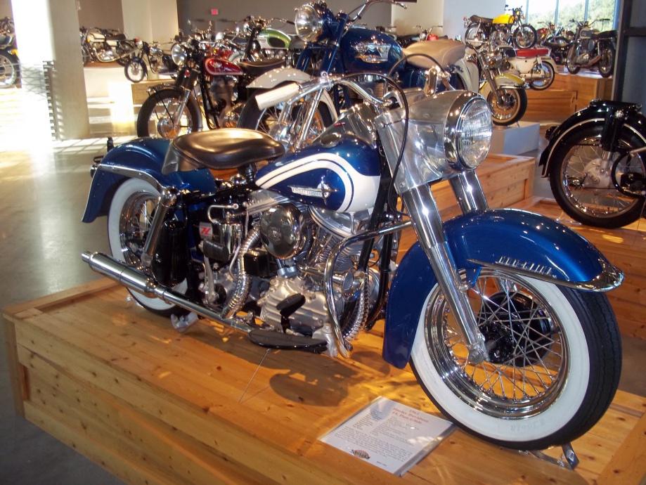 largestmotorcyclecollection_011