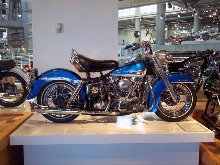 largestmotorcyclecollection_013