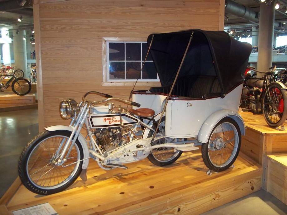 largestmotorcyclecollection_020 largestmotorcyclecollection_020