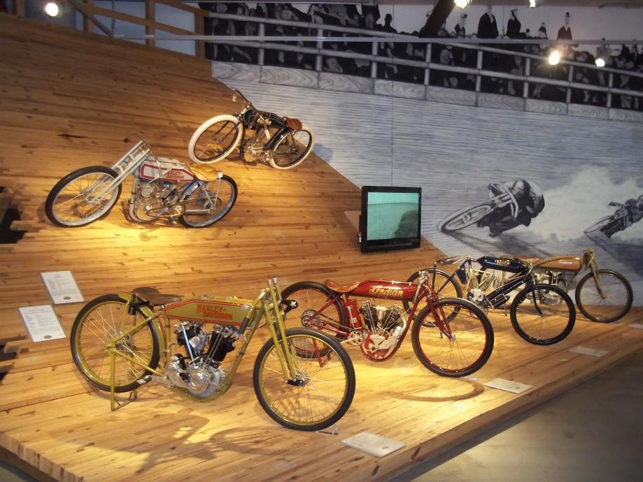 largestmotorcyclecollection_021