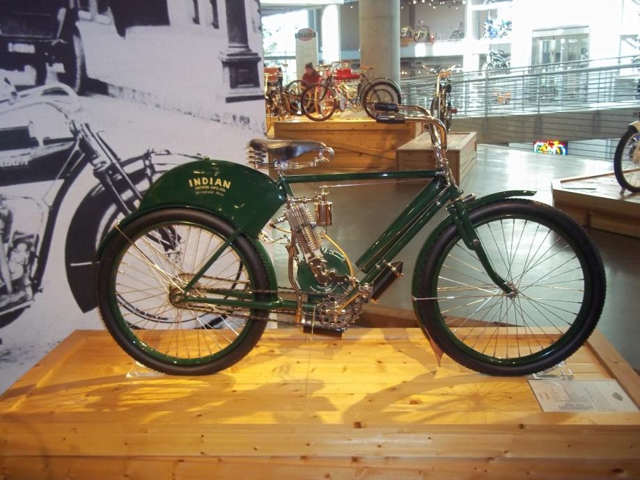 largestmotorcyclecollection_025 largestmotorcyclecollection_025
