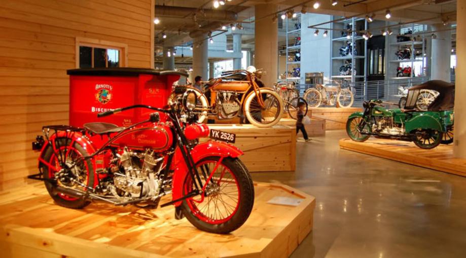 largestmotorcyclecollection_047 largestmotorcyclecollection_047
