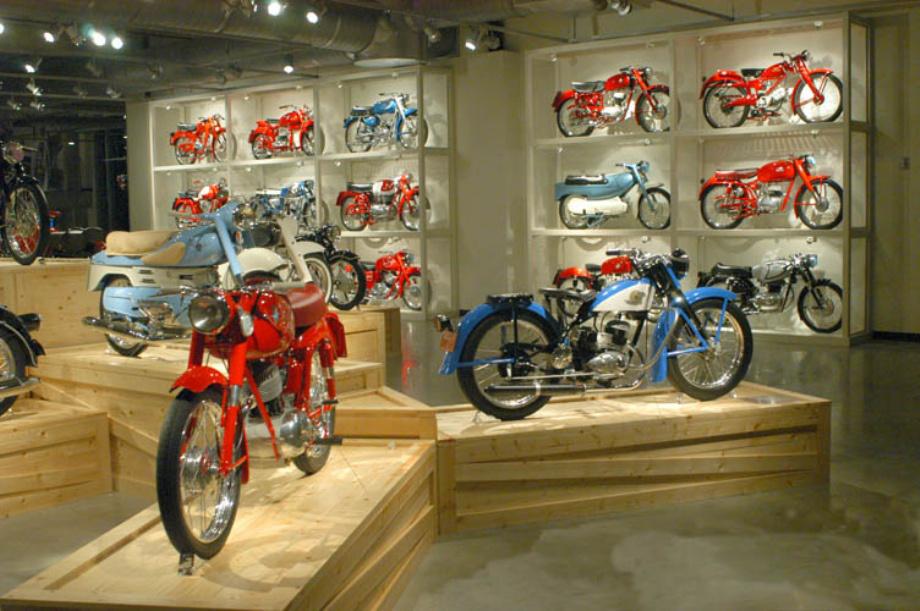 largestmotorcyclecollection_073 largestmotorcyclecollection_073