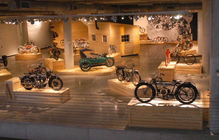 largestmotorcyclecollection_075 largestmotorcyclecollection_075