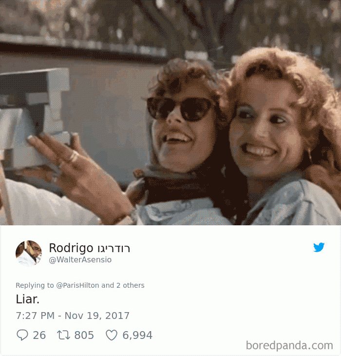 parishiltonselfie_012