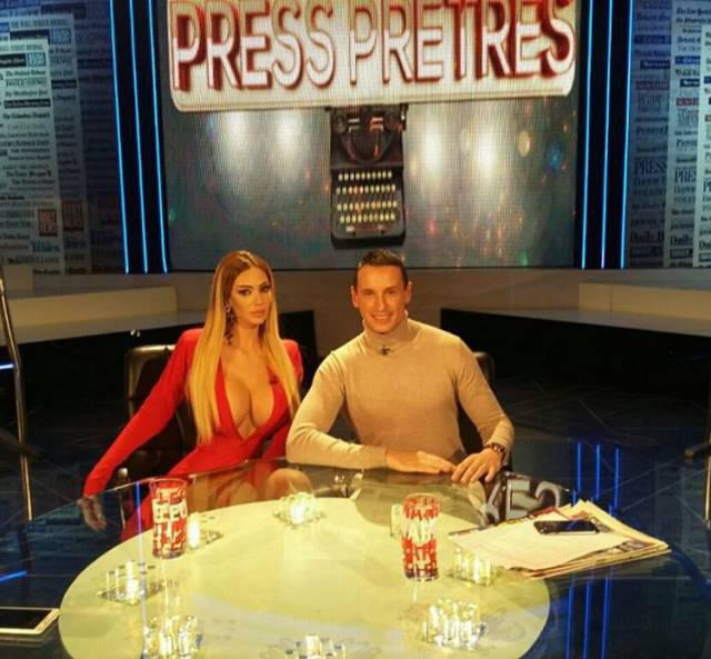 sorajavucelicplaymatepolitics_001