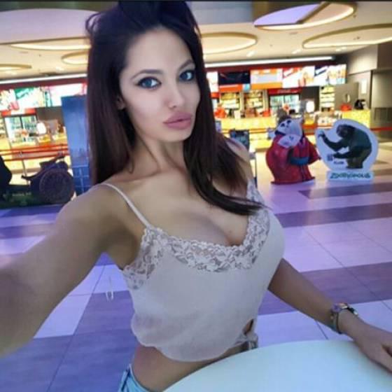 sorajavucelicplaymatepolitics_016