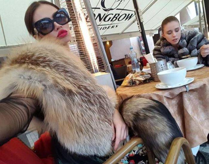 sorajavucelicplaymatepolitics_033