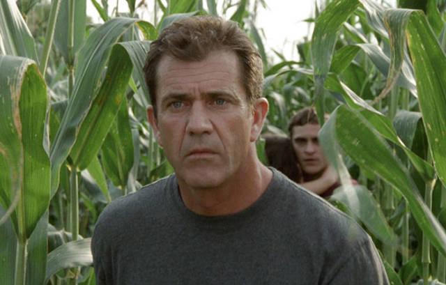 movieplotholes_1_017 movieplotholes_1_017