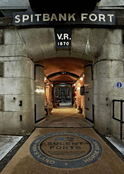 spitbankforthotel_002