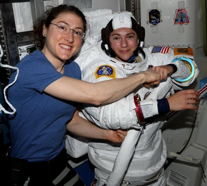 allfemalespacewalk_005