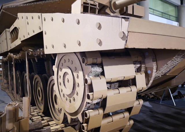 cardboardtank_007