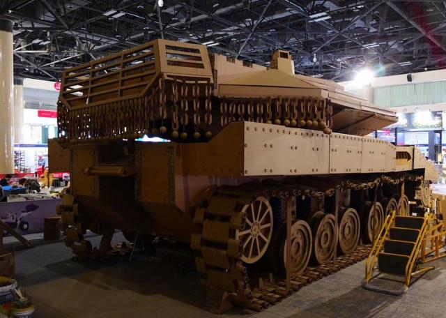 cardboardtank_016