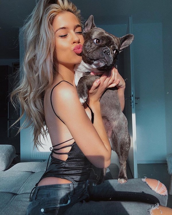 girlsandpets_003
