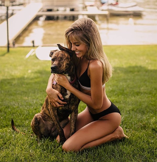 girlsandpets_018