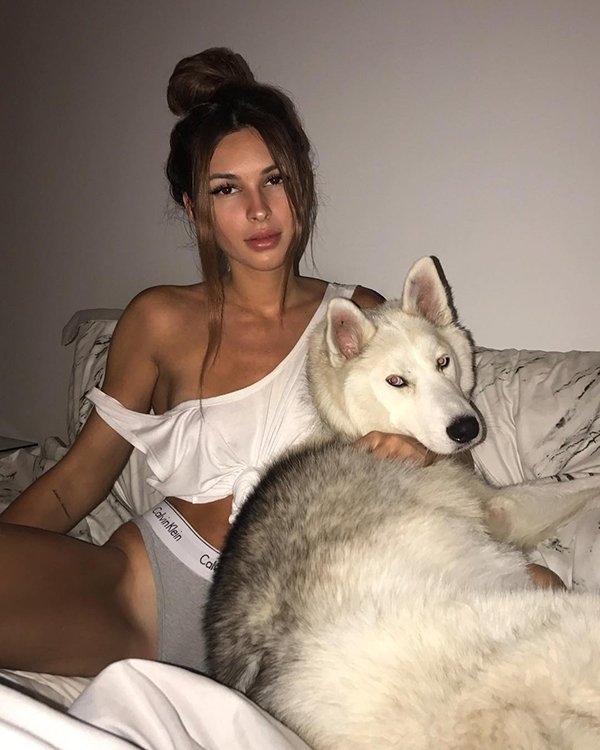 girlsandpets_024