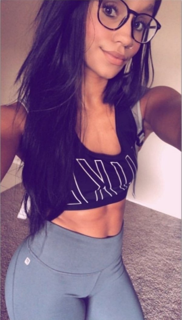 girlswithglasses2_027