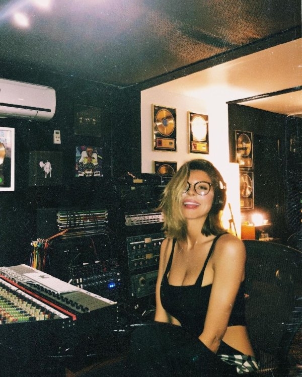 girlswithglasses2_044
