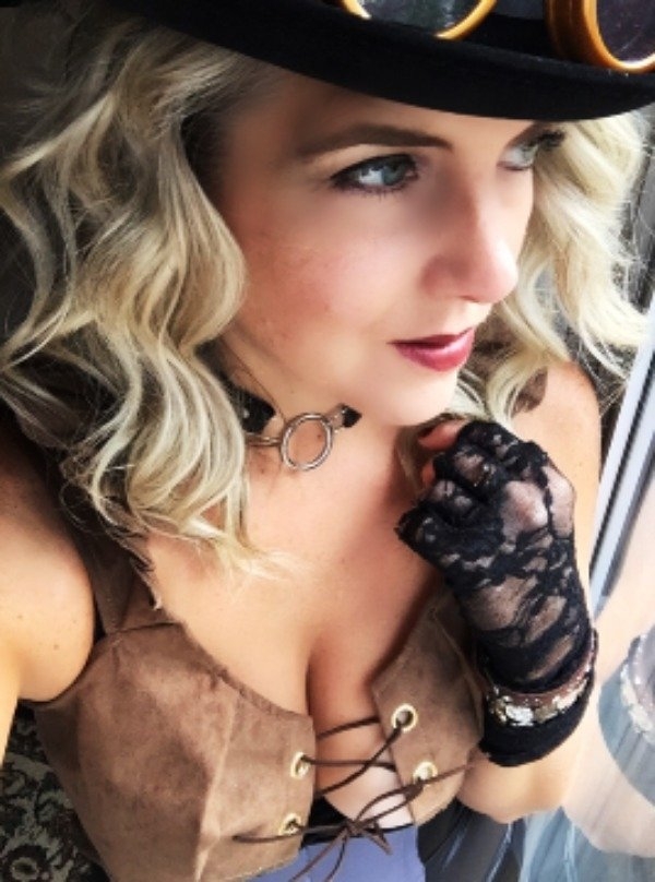 sexyhalloweencostumes_038