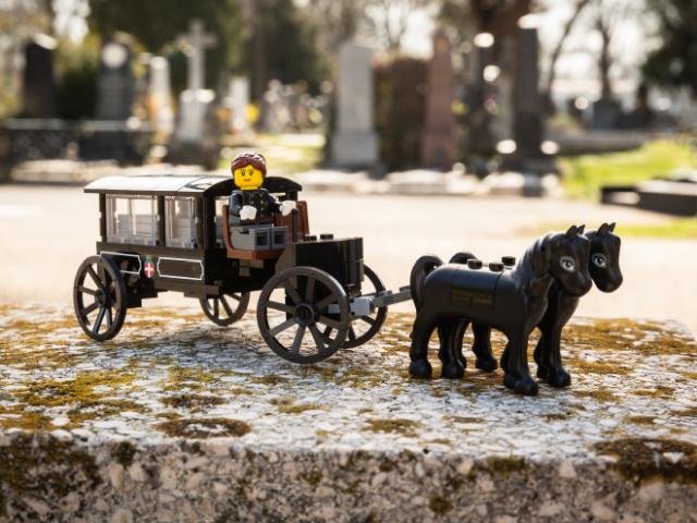 viennalegocemetery_001