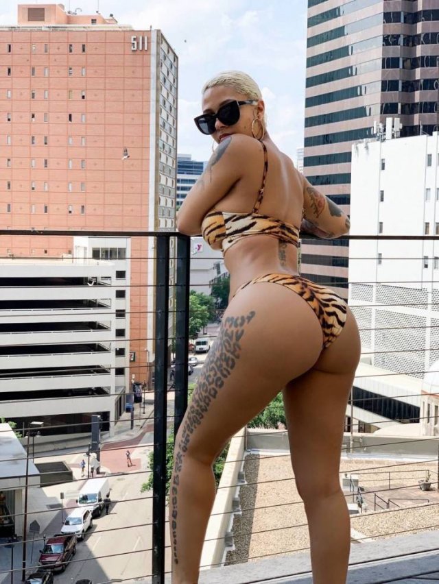 booty19_059