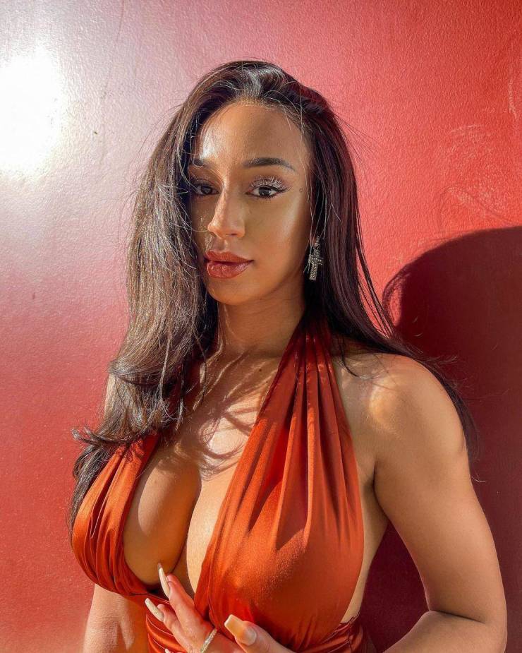 braless18_033
