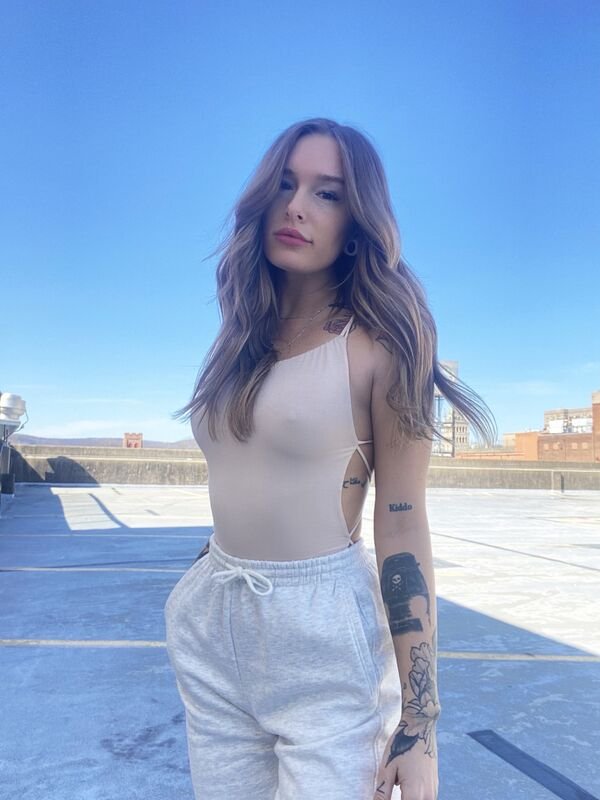 braless19_050